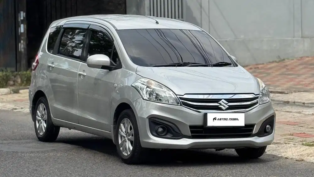 ERTIGA 2017 / 2016 Matic Bagus Murah Kredit Bekas Surabaya Tgn1