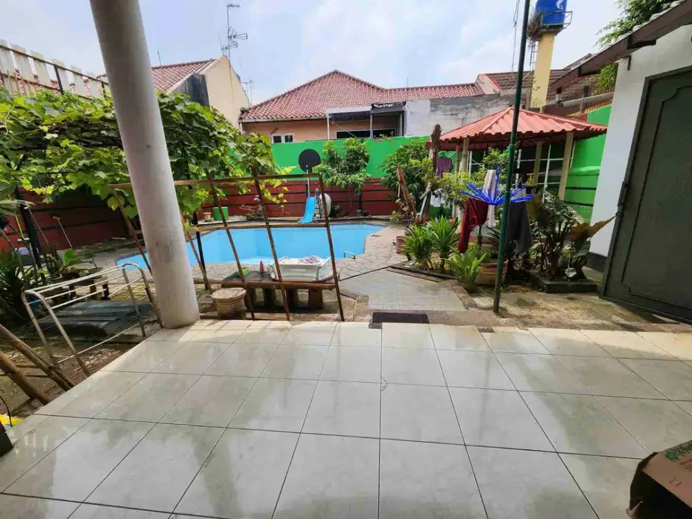 Di Jual Rumah  2 lantai,  dengan  fasilitas  full  private,  di Duren sawit.  Jakarta Timur.