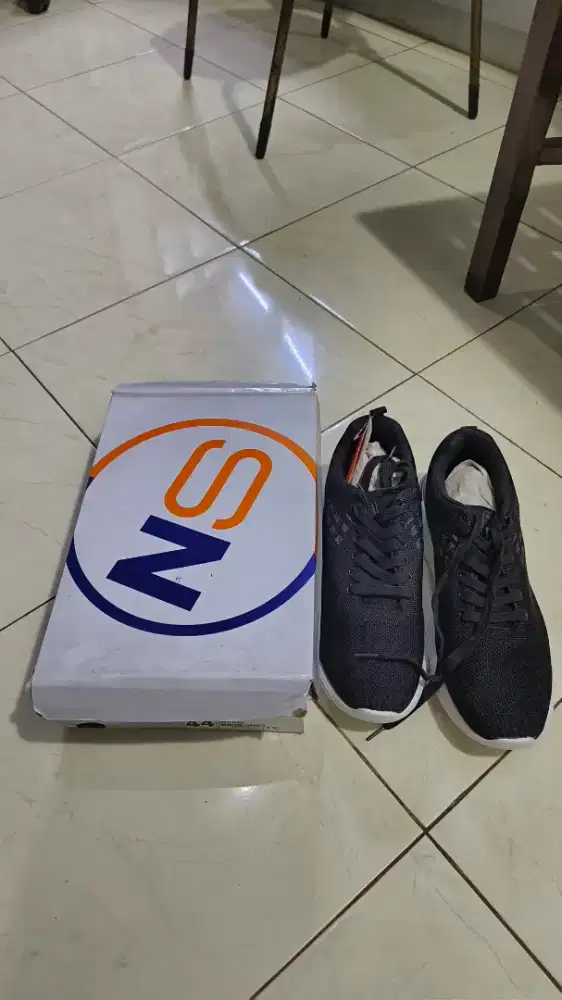 Sepatu Nevada Sport ukuran 44