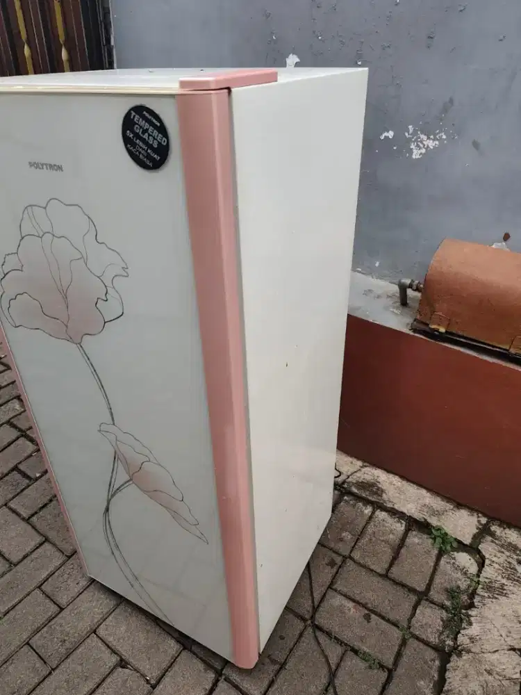 Kulkas Polytron