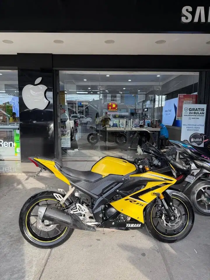 YAMAHA R15 2019