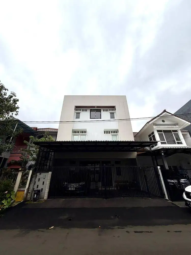 Rumah Super Luas 3 Lantai di Sektor 1G Gading Serpong! 3.5 Lantai