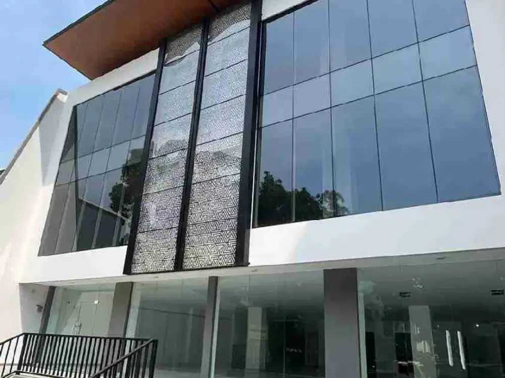 Di Jual Dan Di Sewakan Gedung baru  3 ,5 lantai,   cocok untuk  sekolah  dan perkantoran.  Di Duren Sawit  Jakarta Timur.