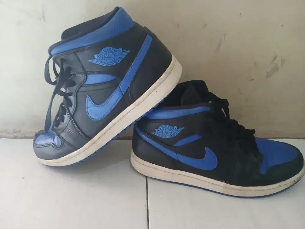 Preloved[ ] Nike Air Jordan 1MID HYPER BLUE