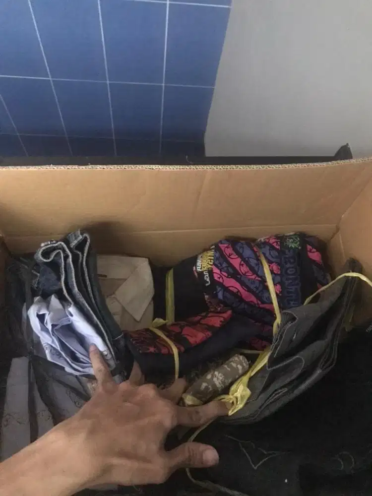 EYA ALL IN 50 JUTA+ TAS JAS KAOS BAJU AC TV KASUR LEMARI KURSI JAM DLL