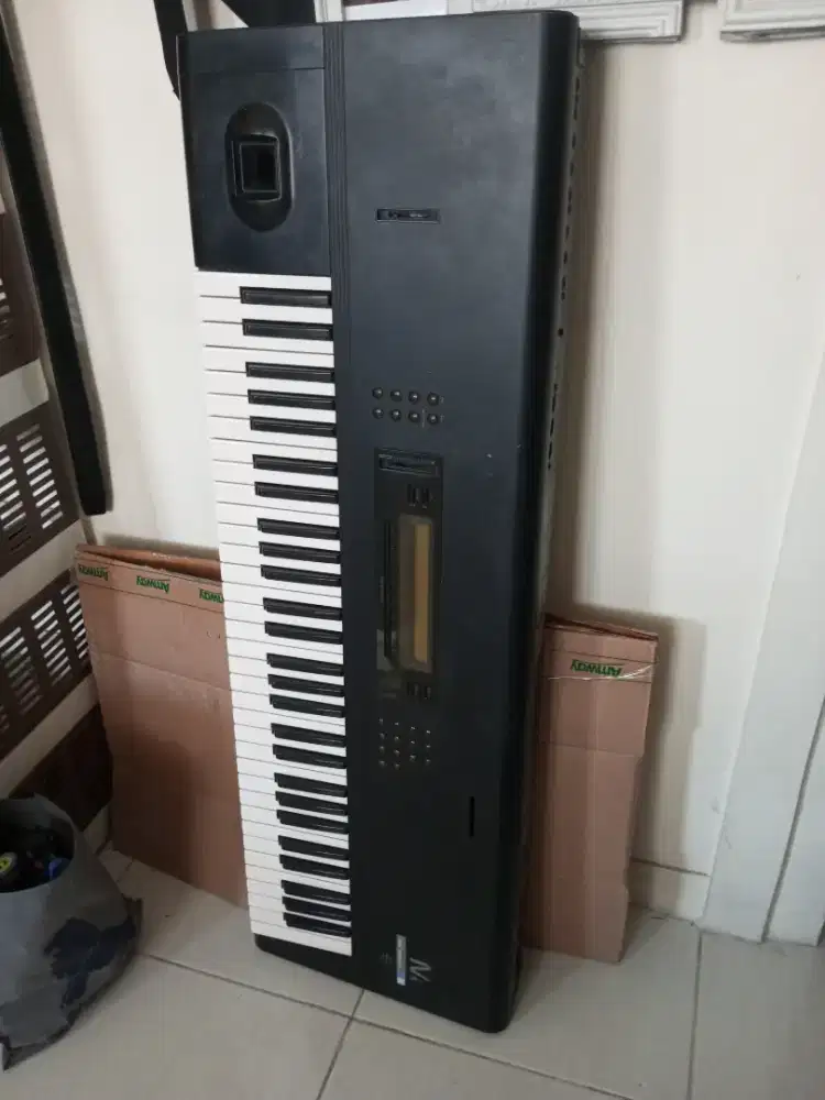 Keyboard KORG M1