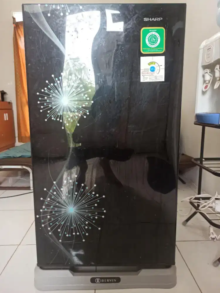 Kulkas SHARP SJX-167