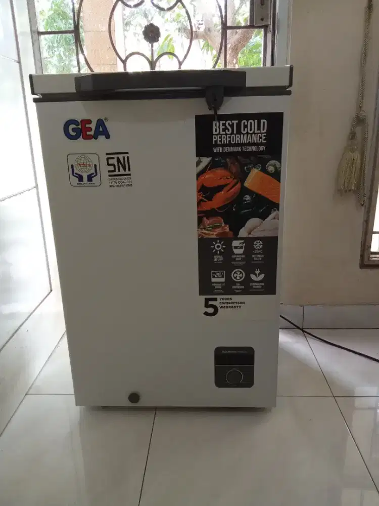 GEA FREEZER Rumahan Type AB-108R