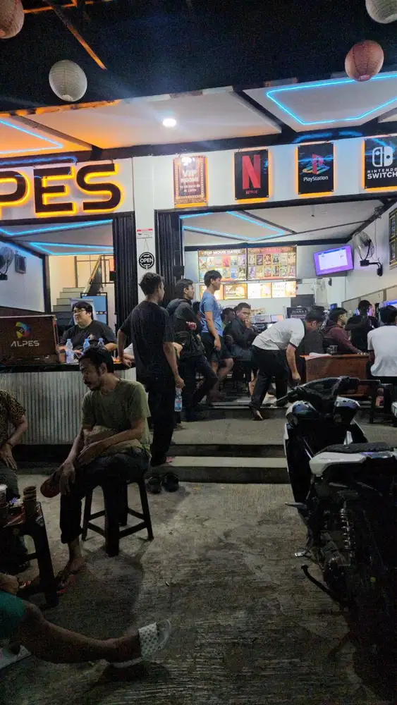 Lowongan Wanita 16-22 tahun Staff Kasir Waitress di Alpes Gaming Cafe