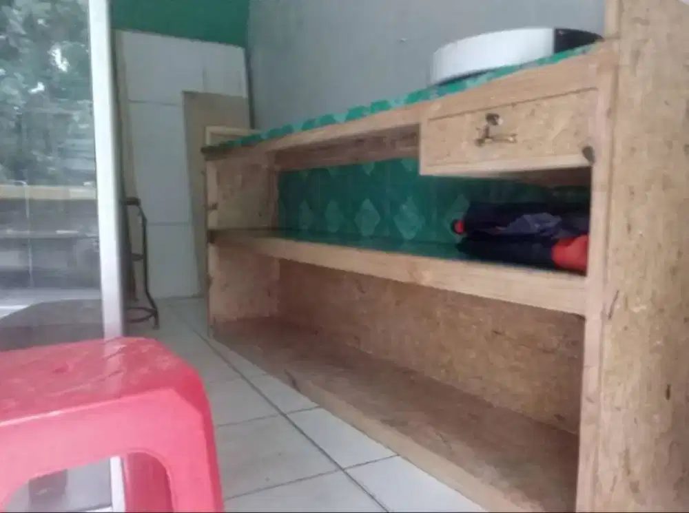 Dijual meja jualan serbaguna dgn pintu koboy buat keluar masuk penjual