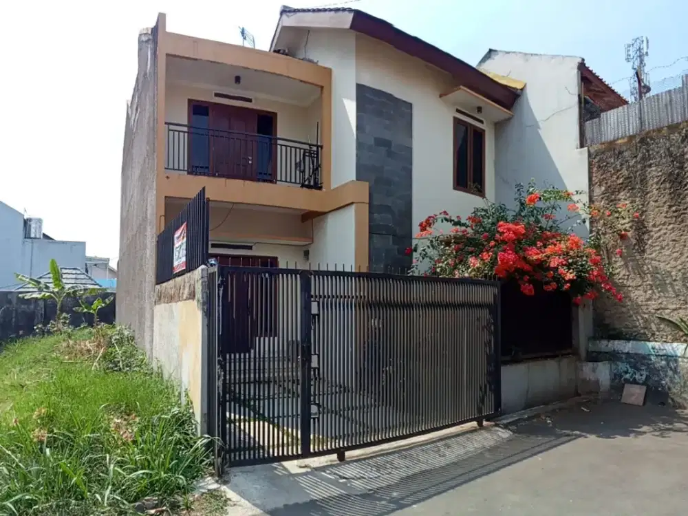 Dijual Rumah Modern 2 Lt. di Komplek Bukit Indah Cihanjuang Cimahi Utara