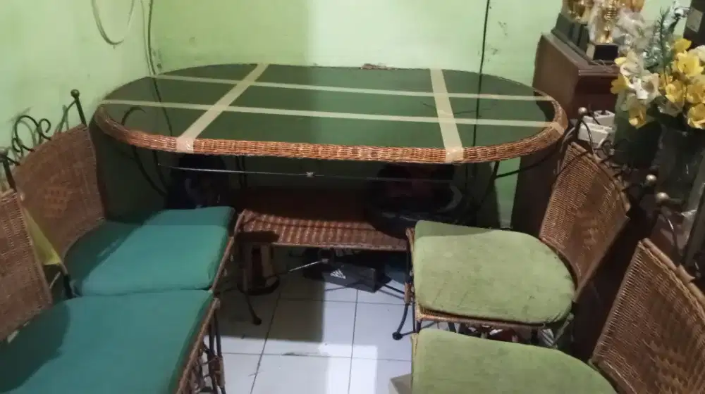 Meja Makan Rotan Besi 6 kursi