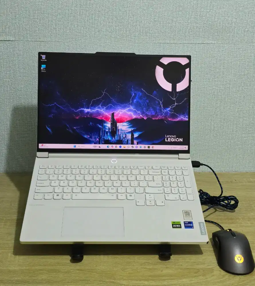 Lenovo legion 7 16irx9 ram 32/1tb second resmi Indonesia