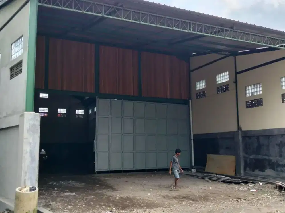 Dijual Di jual gudang Lokasi di buluh indah Denpasar barat