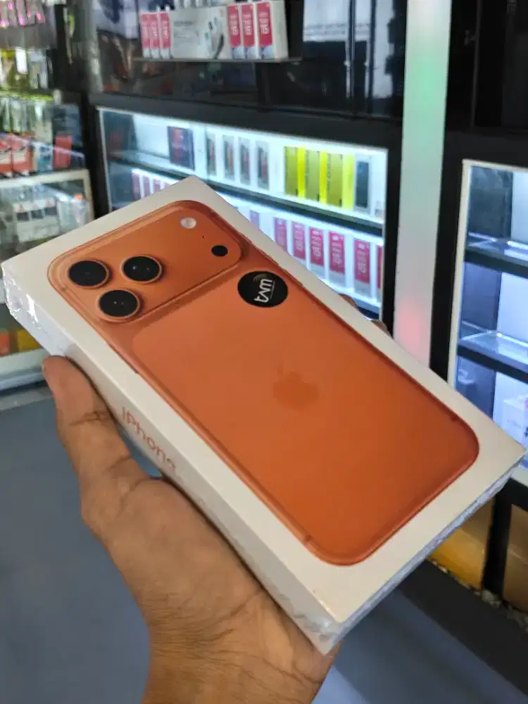 IPHONE 17 PROMAX COSMIC ORANGE