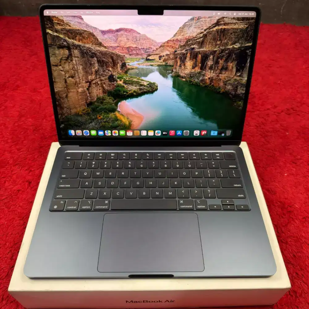 Macbook air m3 2024 13 inch ram 8gb ssd 256gb mulus fullset bisa cod