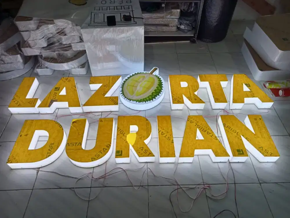 Huruf timbul akrilik