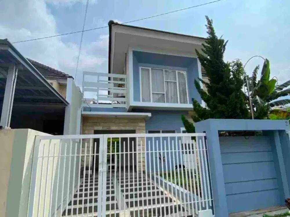 rumah cakep 2 lt di suhat jl bunga bunga dekat kampus UB Brawijaya dan polinema carport 2 mobil jalan simapangan longgar