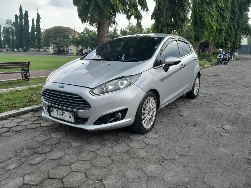 Dijual Ford Fiesta S Matic 2013