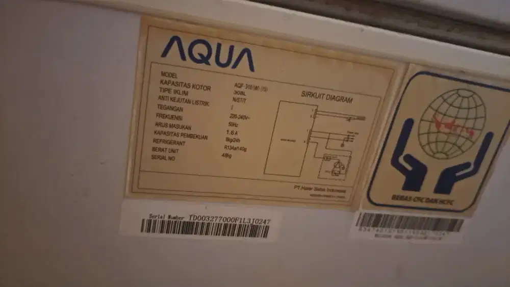 Freezer ukuran 308L merk aqua
