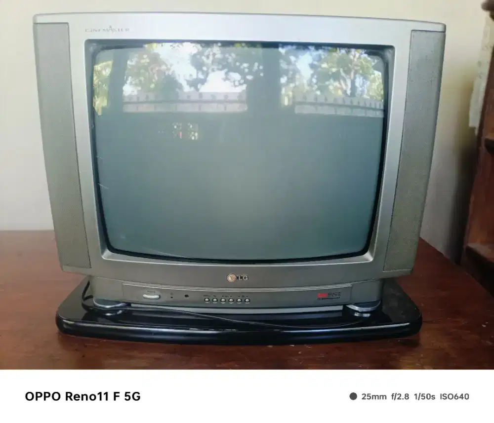 Tv tabung LG merk LG
