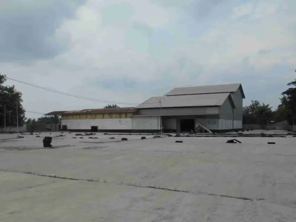 Dijual Via Lelang Gudang / Pabrik Slep padi Jalan Desa Laok Bindung Desa Landangab Kec. Kapongan Situbondo