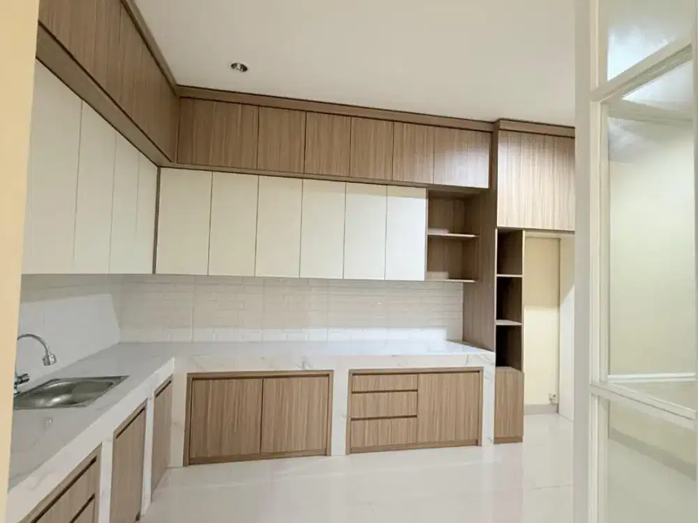 Rumah Dekat Kawasan Pendidikn, Kuliner dan Pasar Modern di Cluster Beryl Gading Serpong