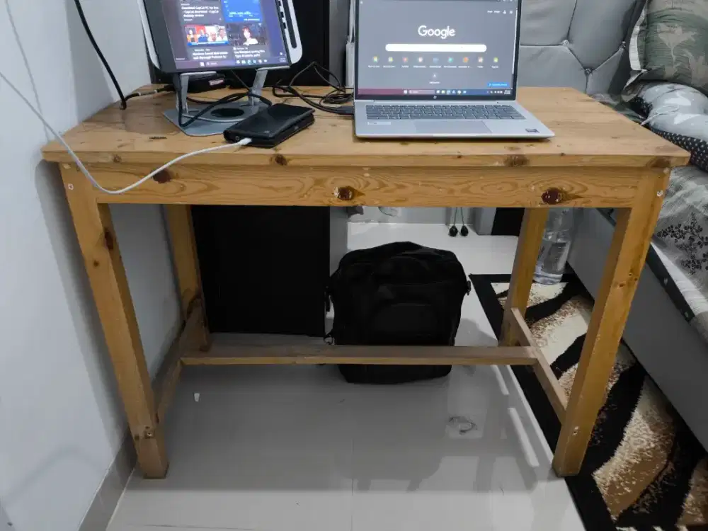 Meja Kayu 2 Set – Kokoh & Multifungsi