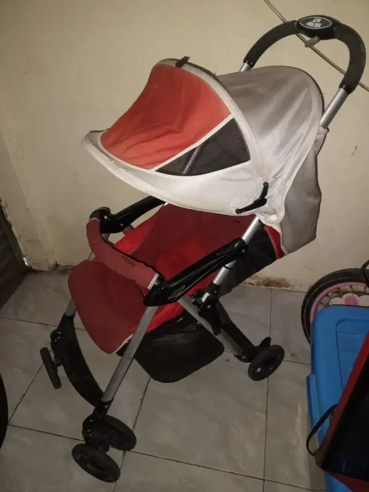 Dorongan bayi merek comby