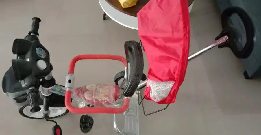 Dijual sepeda roda tiga anak