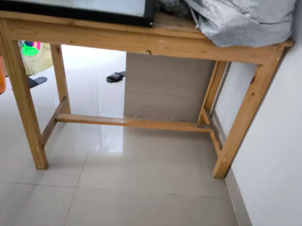 Meja Kayu 2 Set – Kokoh & Multifungsi