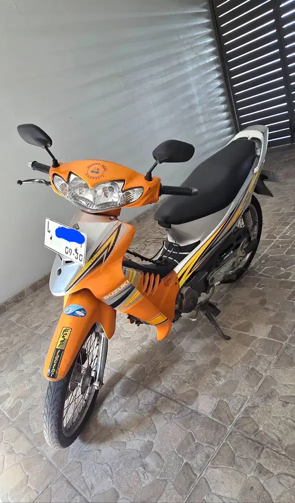 Suzuki Shogun R 125cc tahun 2005 Orange Silver
