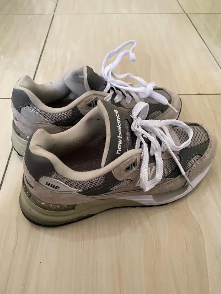 sepatu nb 992 grey