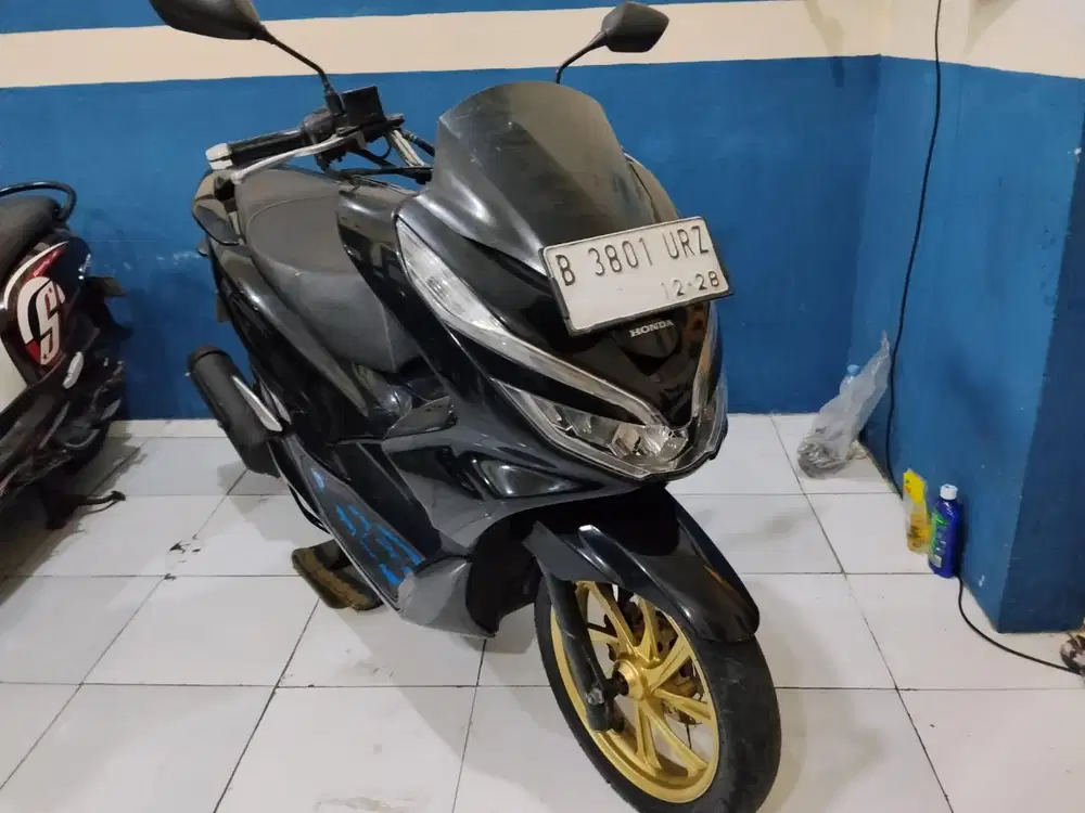 FOR SALE HONDA PCX 150 SIAP PAKAI