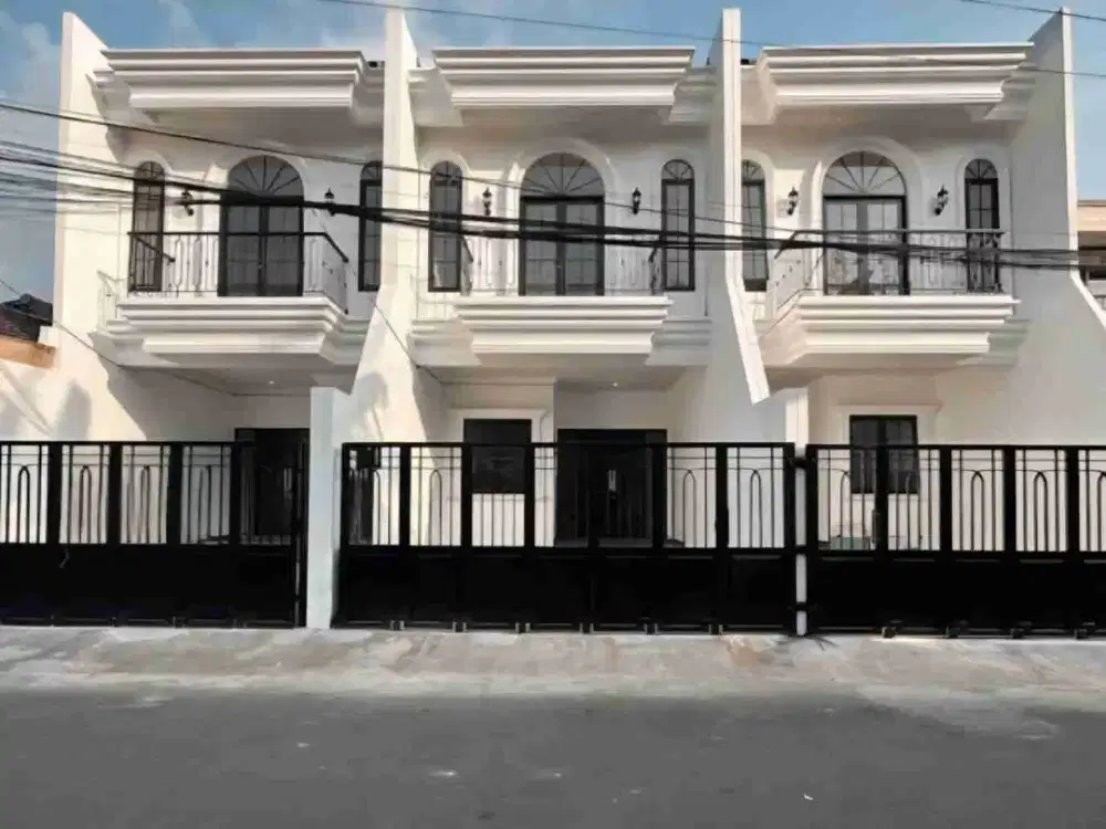 Dijual Rumah American Style Strategis