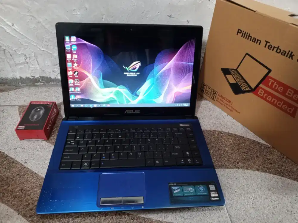 Di Jual Cepat Laptop mewah, Acer core i7 ram 8 GB, normal