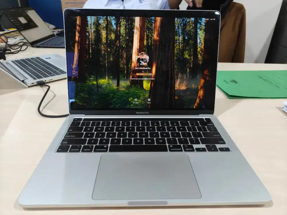 Macbook Pro core i5 2020