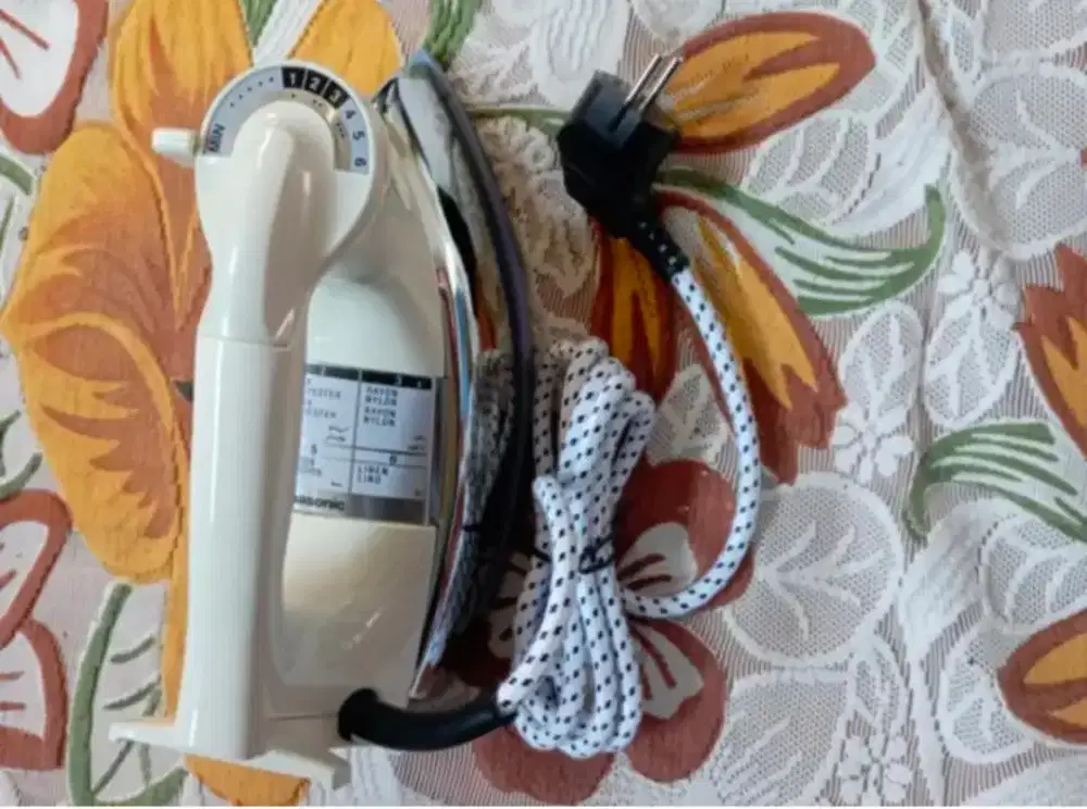 Setrika laundry panasonic NI22AWT baru dus aja rusak