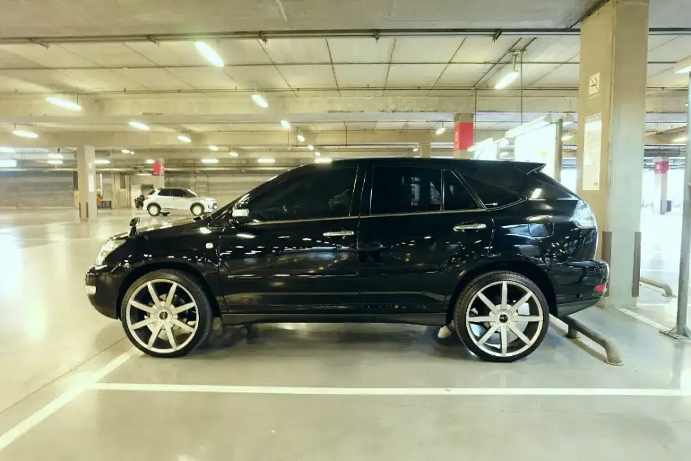 Velg ex Toyota Harrier R22 / ring 22 inch berikut ban kondisi seger