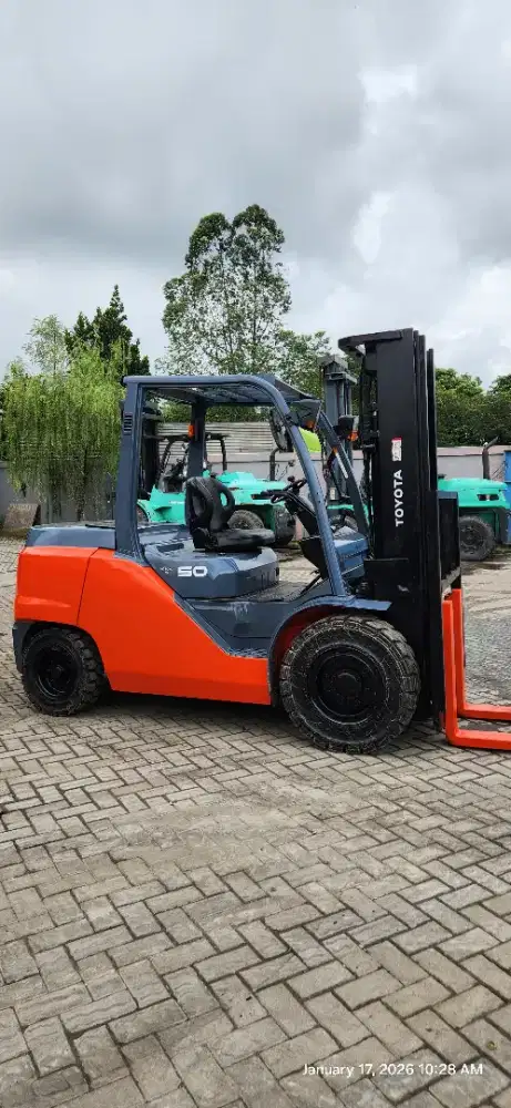 TOYOTA FORKLIFT SECOND 8FD50 MAST TRILIFT 4.6 METET TAHUN 2021