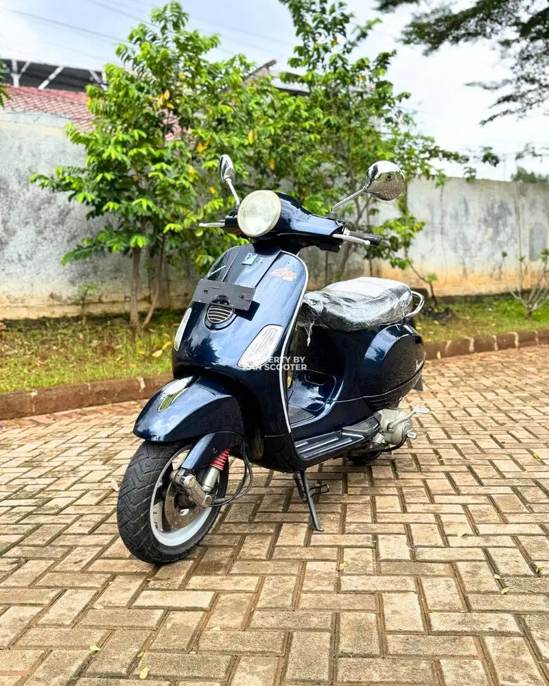 JUAL MURAH VESPA LX 125 2V KARBU 2011 MULUS