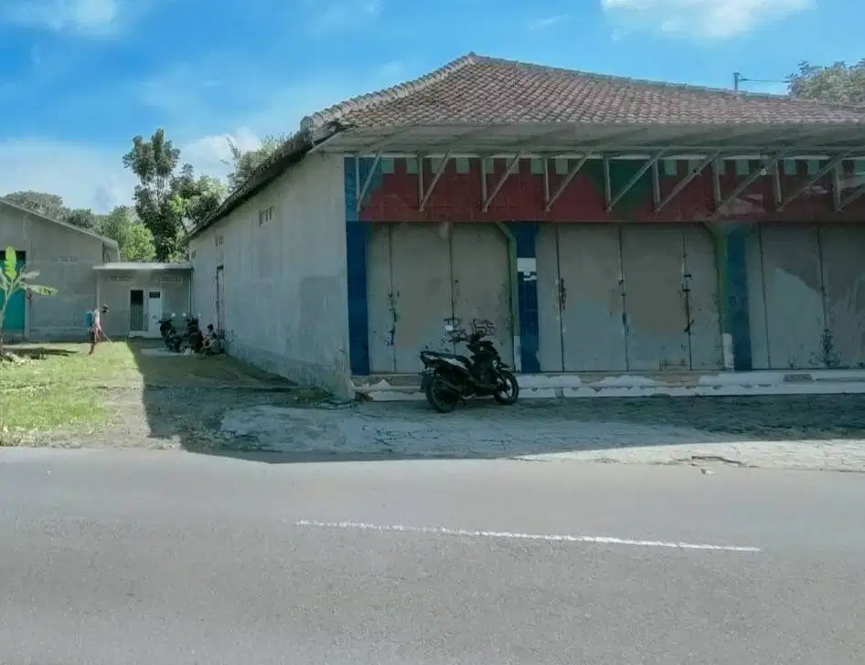 DISEWAKAN GUDANG PINGGIR JALAN AREA SLEMAN BARAT