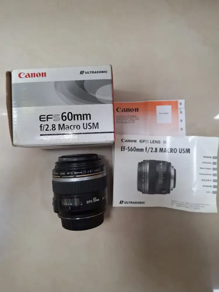 Canon 60mm macro likenew