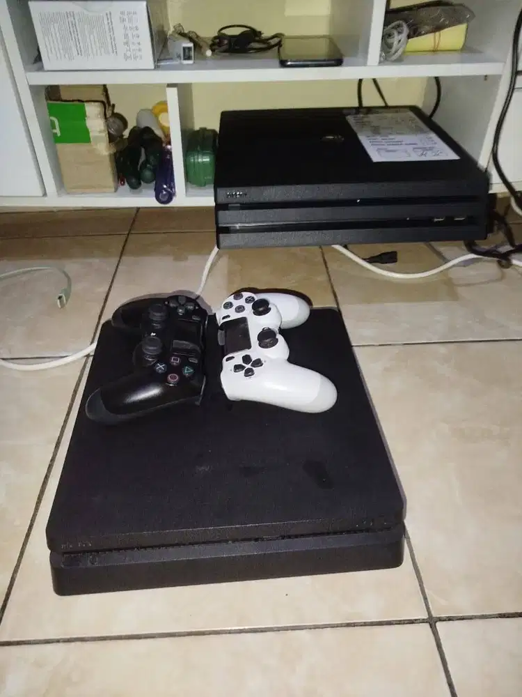 PS4 Pro 1TB Original + PS4 Slim 500GB Original Fullset