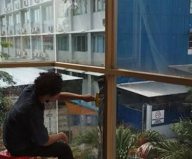 Kaca film rumah kacafilm kantor toko kios ruko anti silau matahari