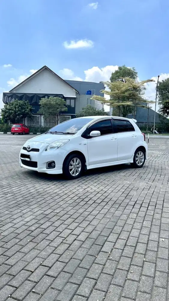 Toyota Yaris 2013 1.5 E AT Matic