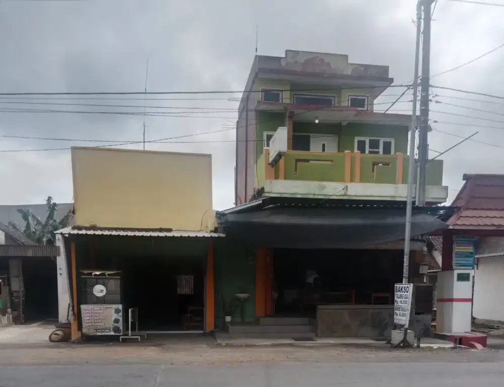 Rumah Toko pinggir jalan
