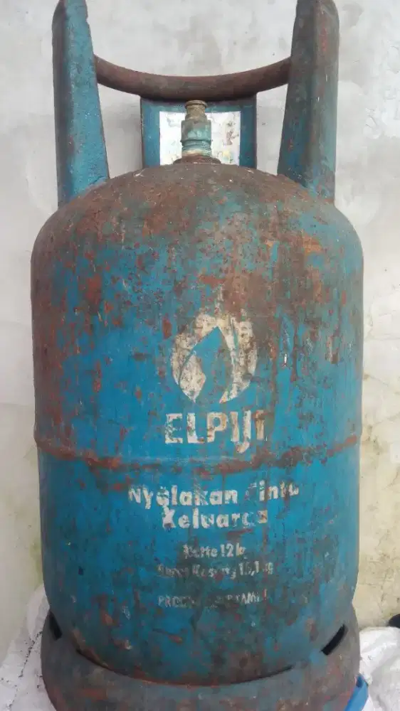 Tabung gas elpiji 12 kg kosong siap isi ulang , jarang pakai