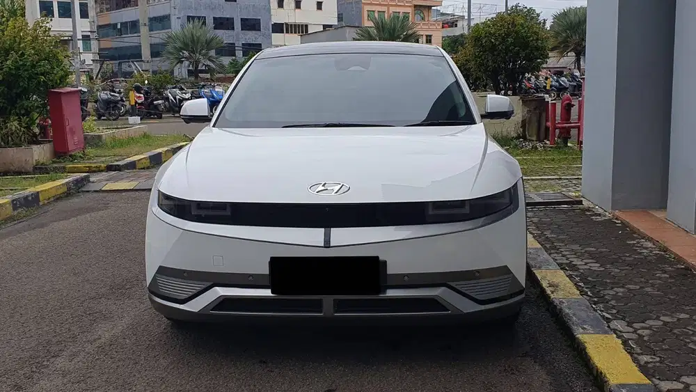 [ GARANSI 5TH ] Hyundai Ioniq 5 EV Standard Range AT Putih 2023/2024