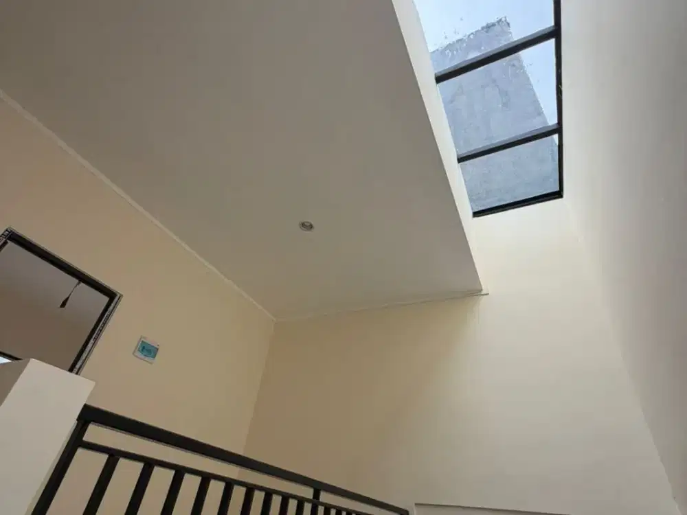 disewakan rumah 2 lantai di teluk gong